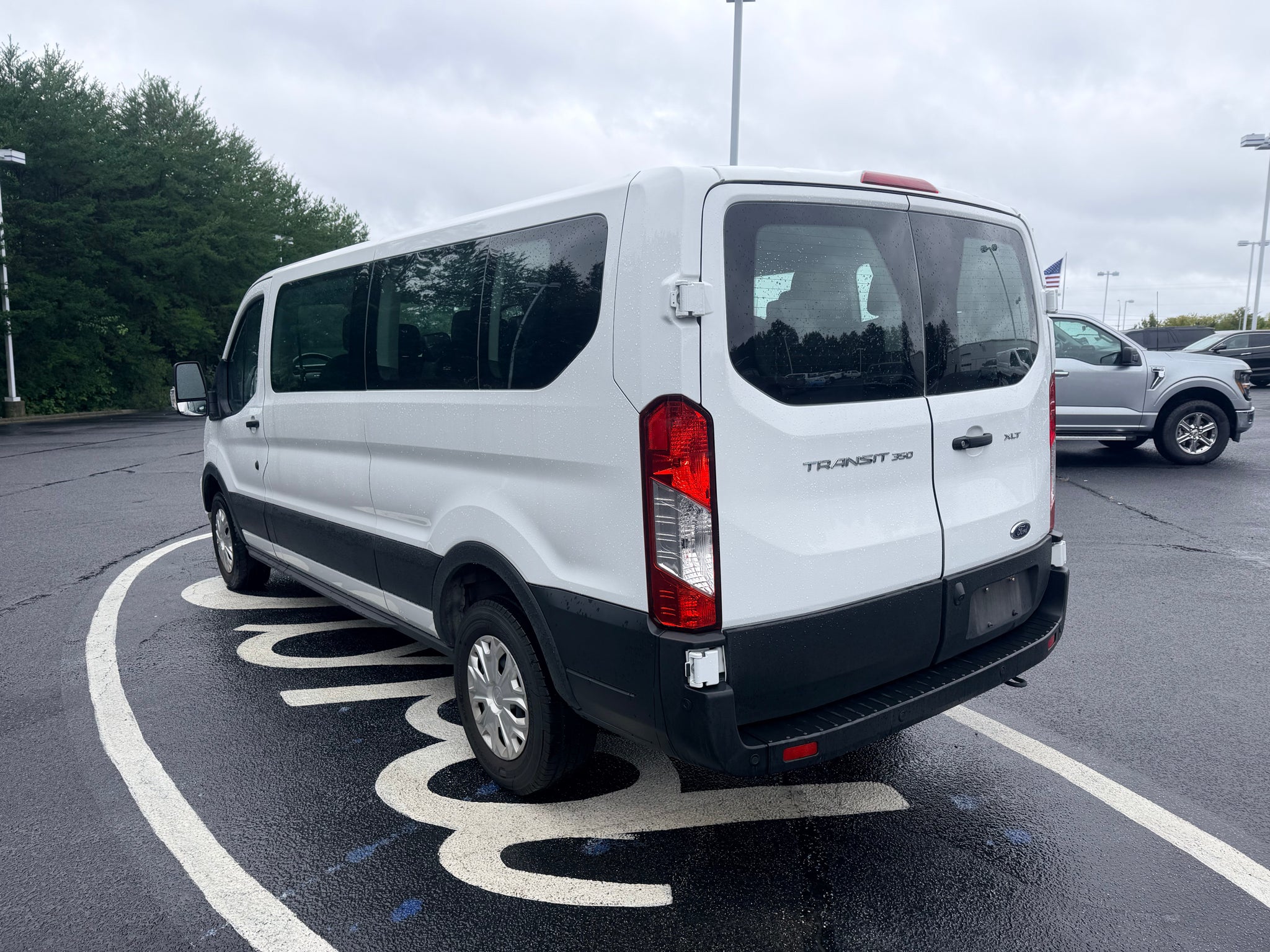 2025 Ford Transit Wagon XLT