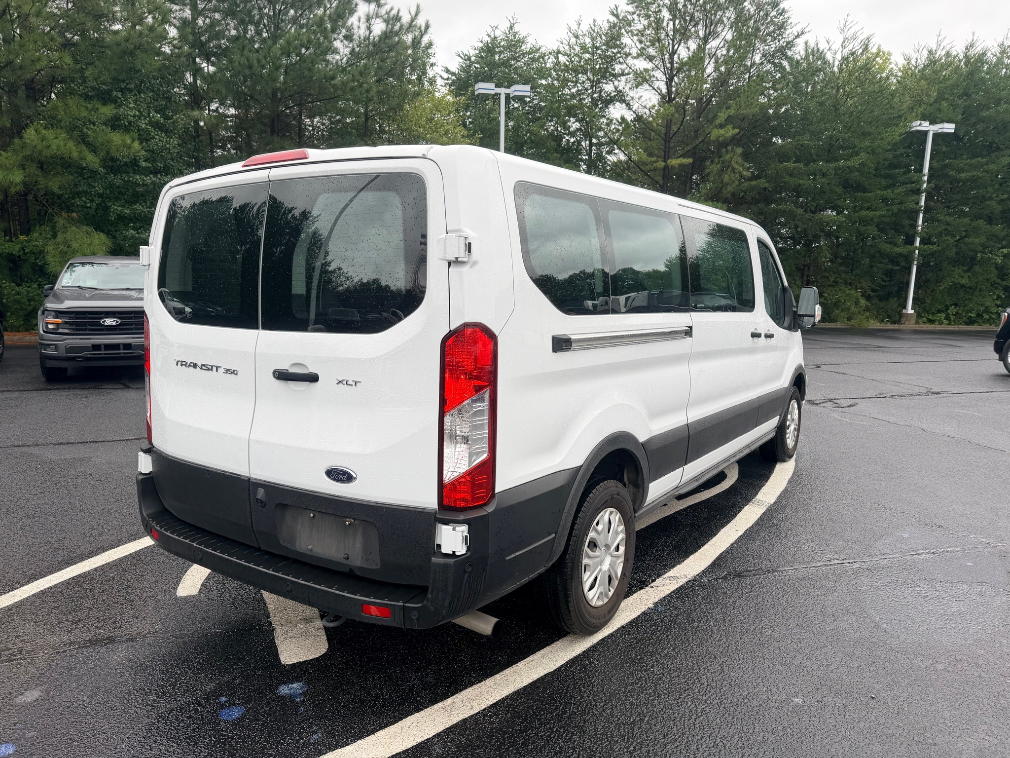 2025 Ford Transit Wagon XLT