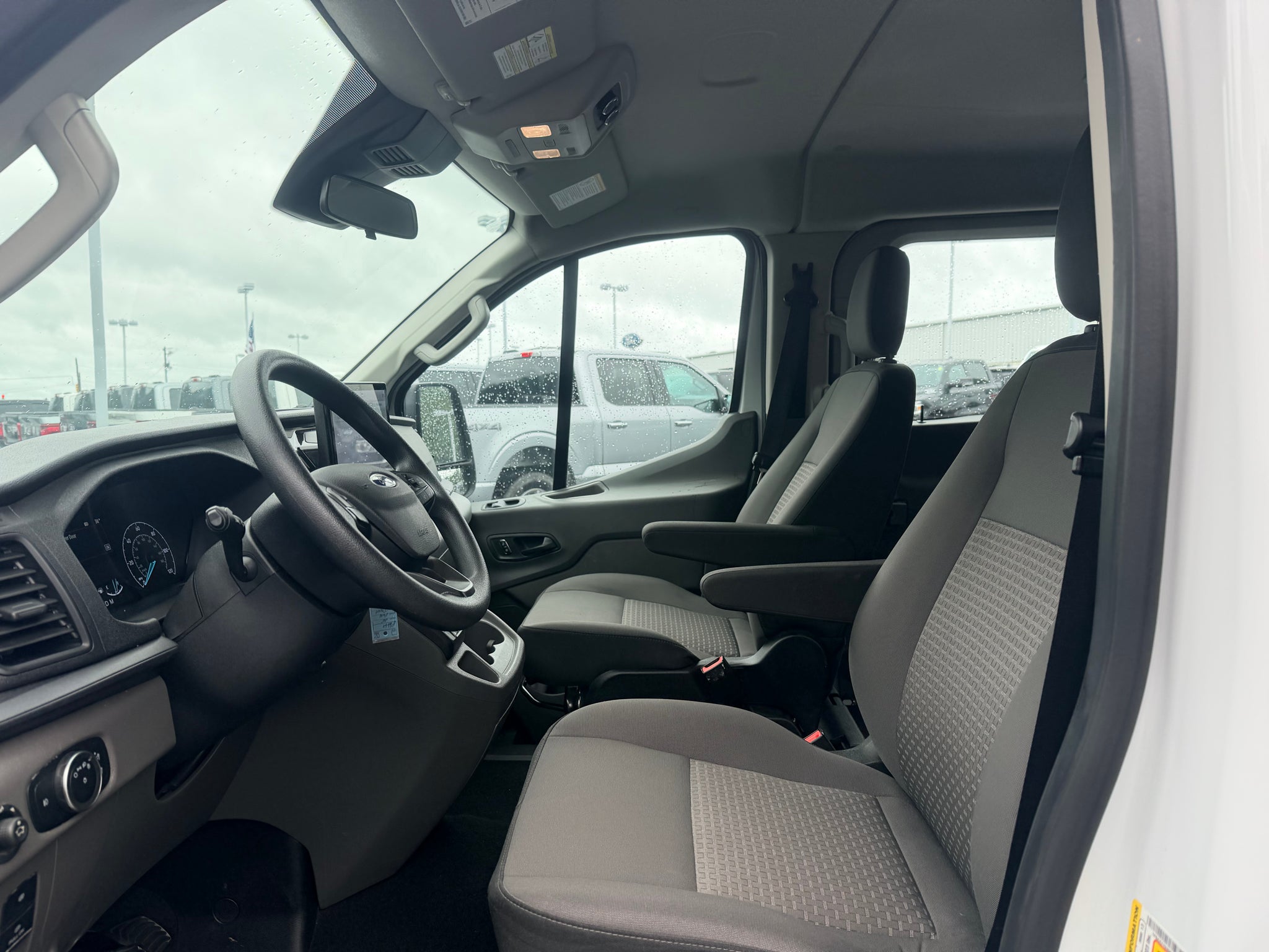 2025 Ford Transit Wagon XLT
