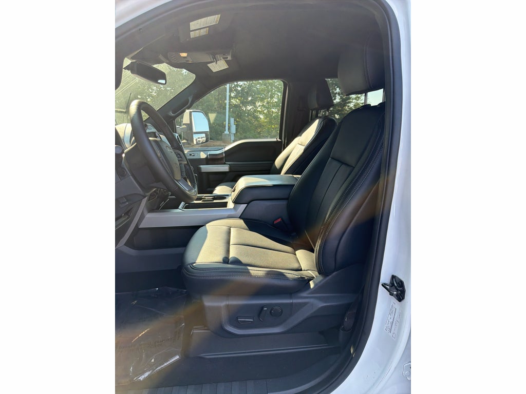 2022 Ford F-550 LARIAT