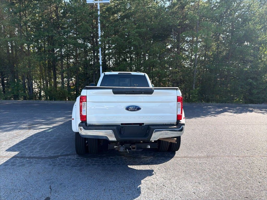 2022 Ford F-550 LARIAT
