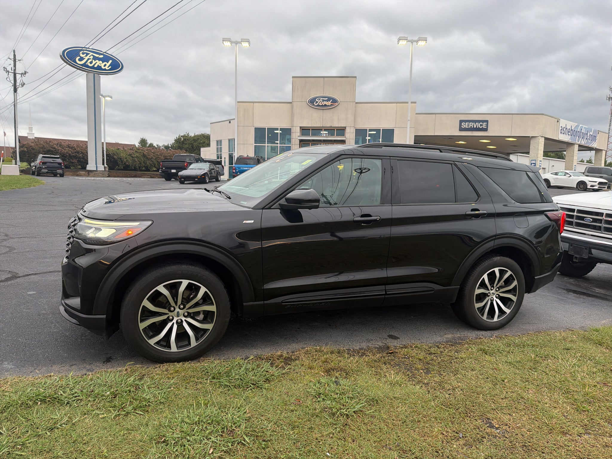 2025 Ford Explorer ST-Line