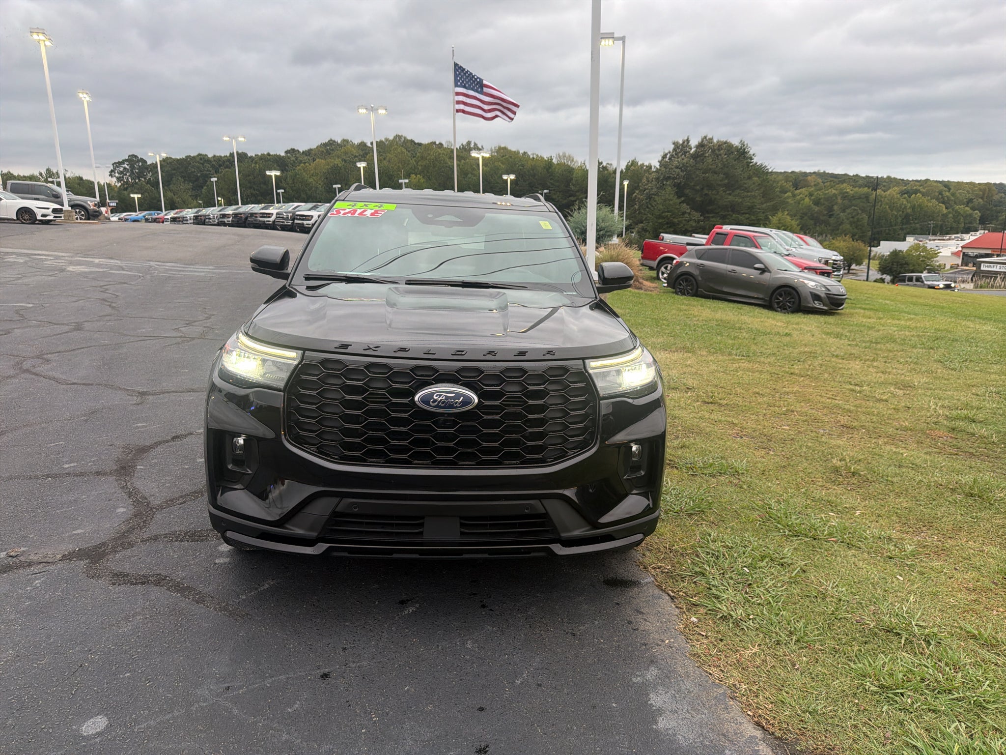2025 Ford Explorer ST-Line