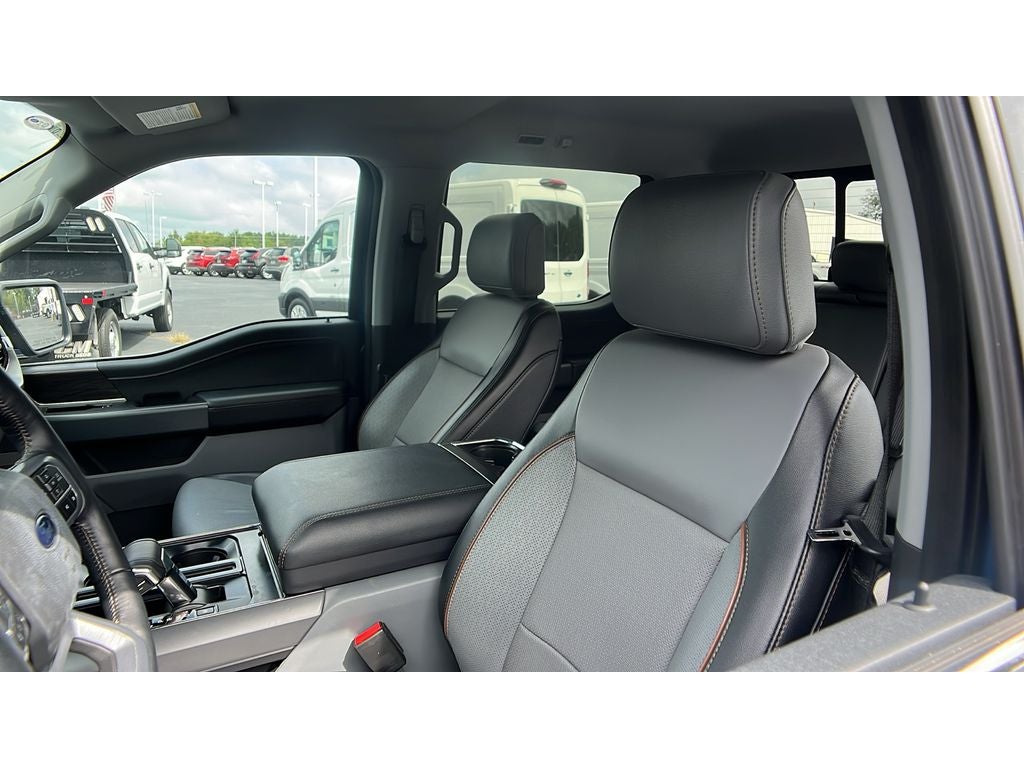 2024 Ford F-150 LARIAT V8