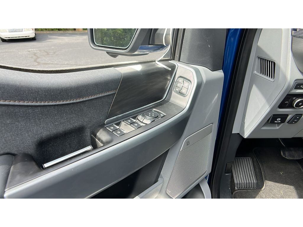 2024 Ford F-150 LARIAT V8