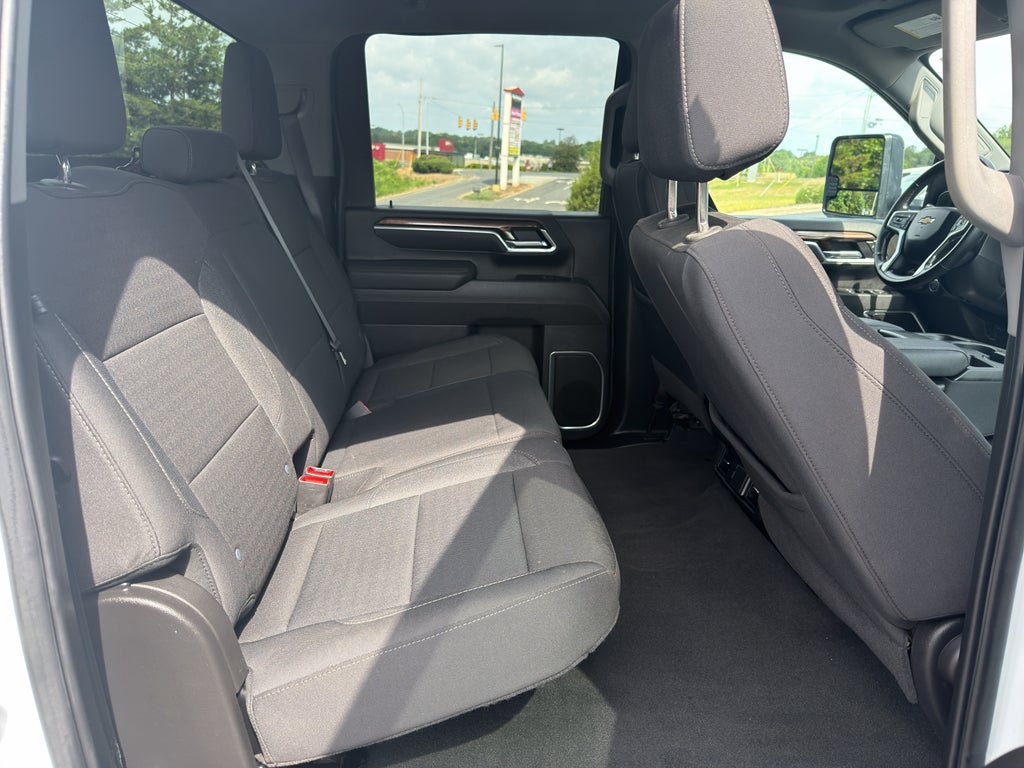 2025 Chevrolet Silverado LT