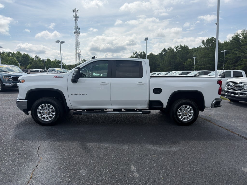 2025 Chevrolet Silverado LT