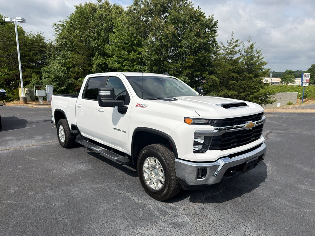 2025 Chevrolet Silverado LT