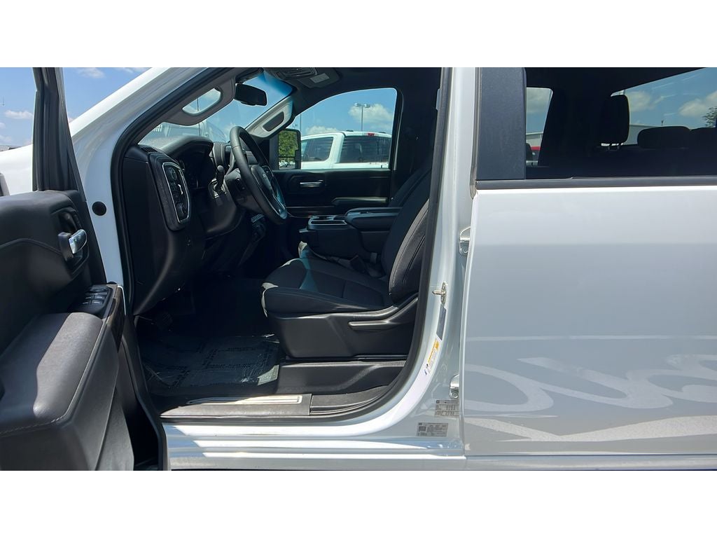 2023 Chevrolet Silverado LT