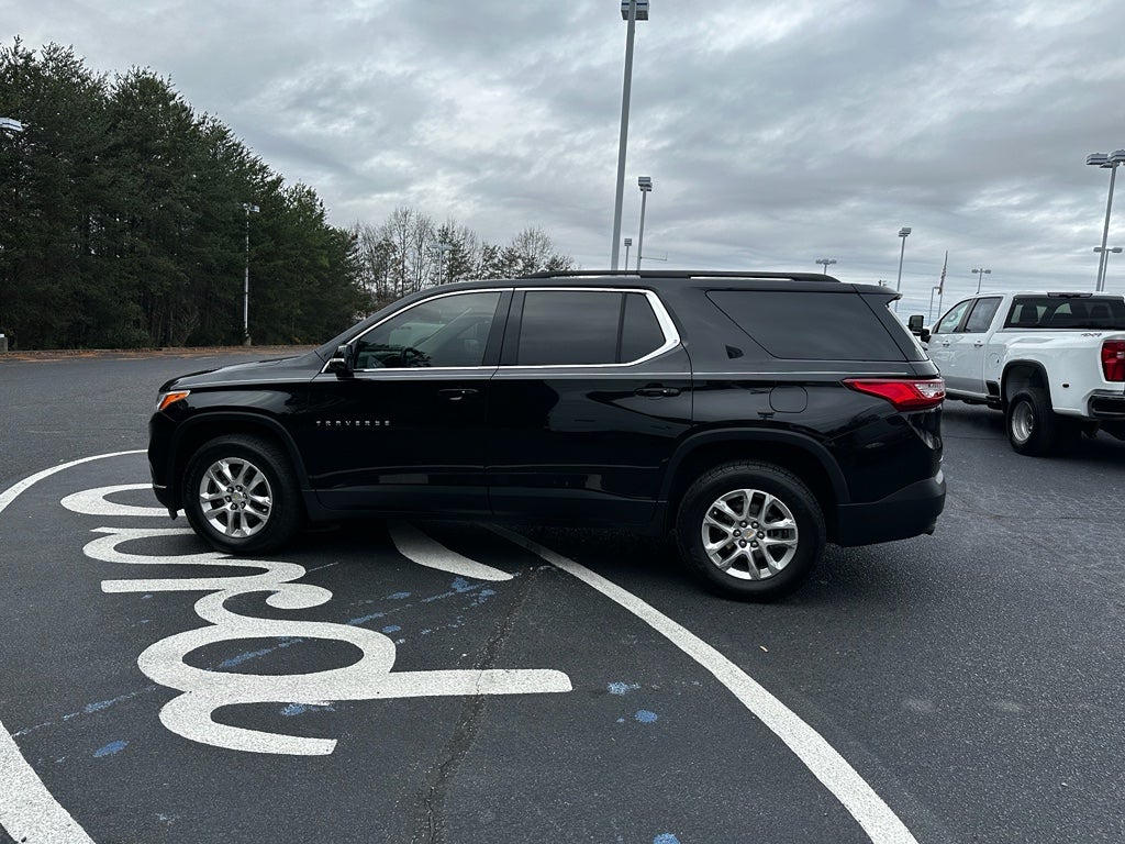 2020 Chevrolet Traverse LT Cloth