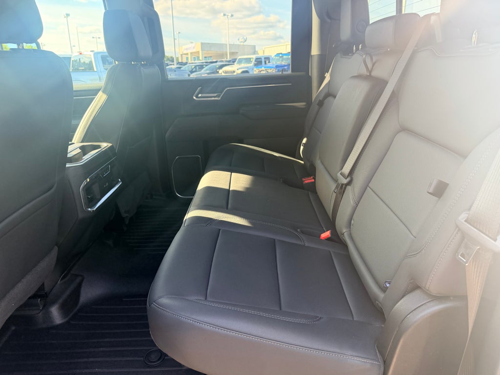 2025 GMC Sierra SLT