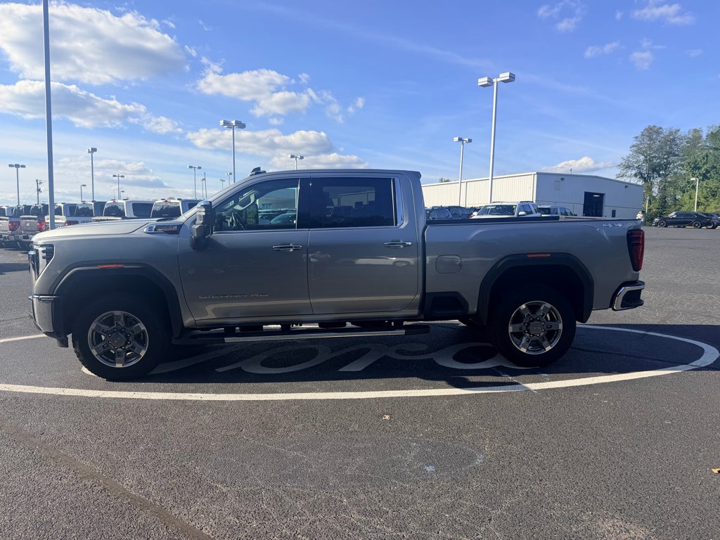 2025 GMC Sierra SLT
