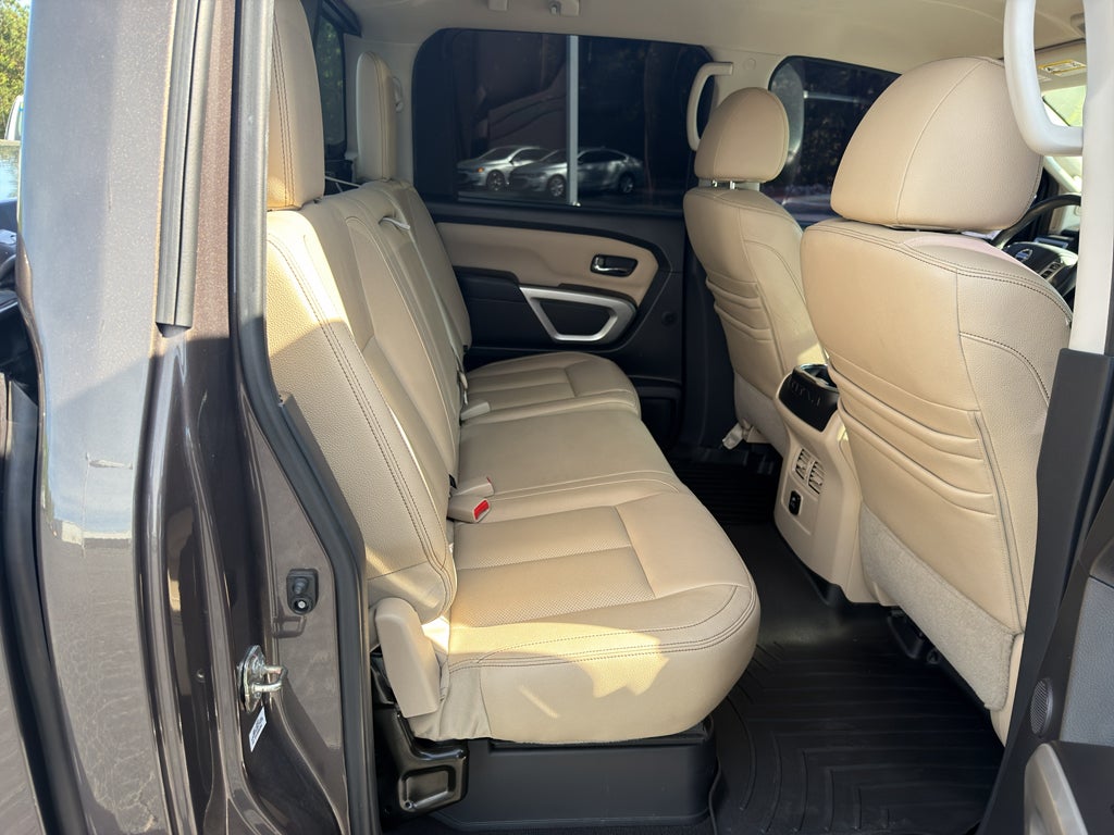 2017 Nissan Titan SL