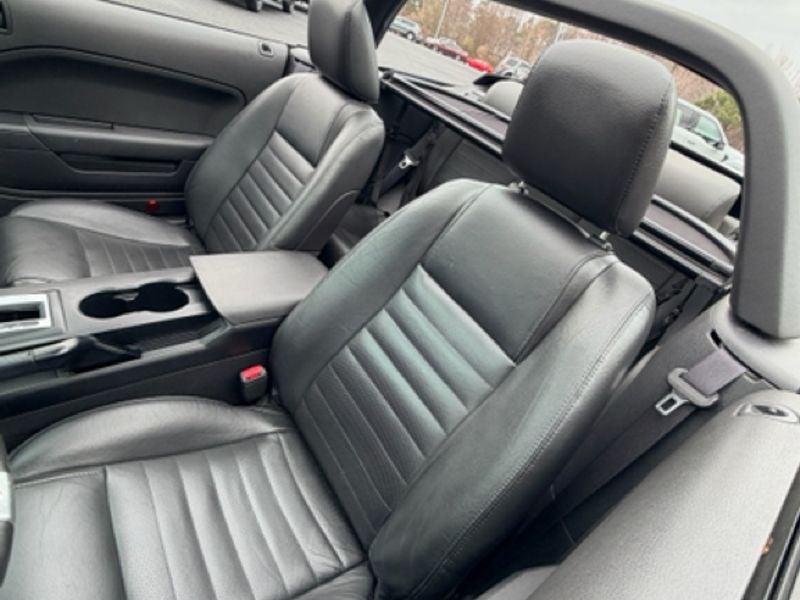 2005 Ford Mustang GT Premium