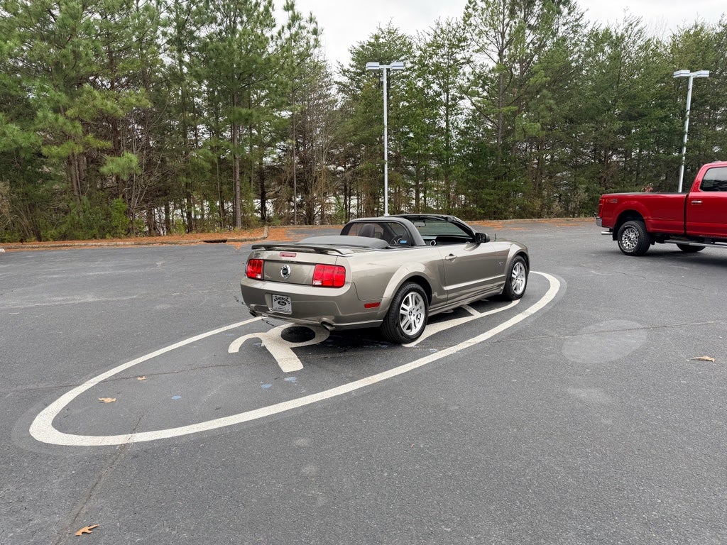 2005 Ford Mustang GT Premium