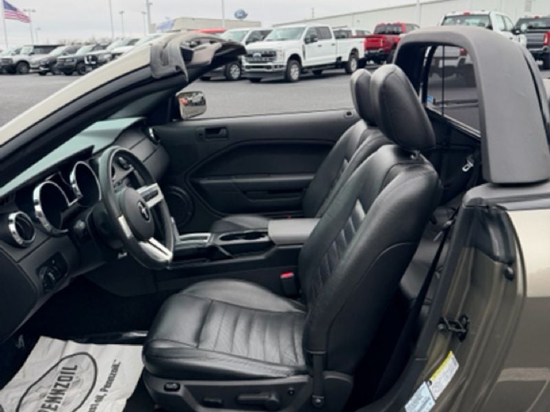 2005 Ford Mustang GT Premium