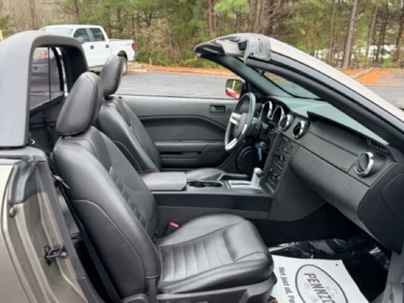 2005 Ford Mustang GT Premium