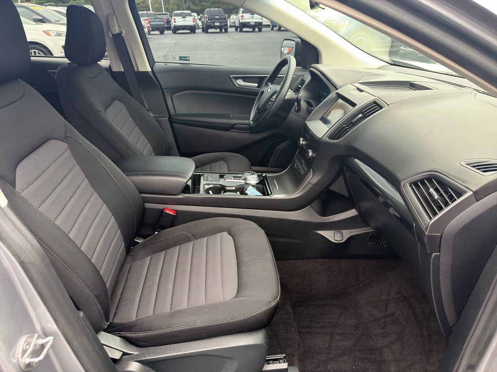 2020 Ford Edge SE