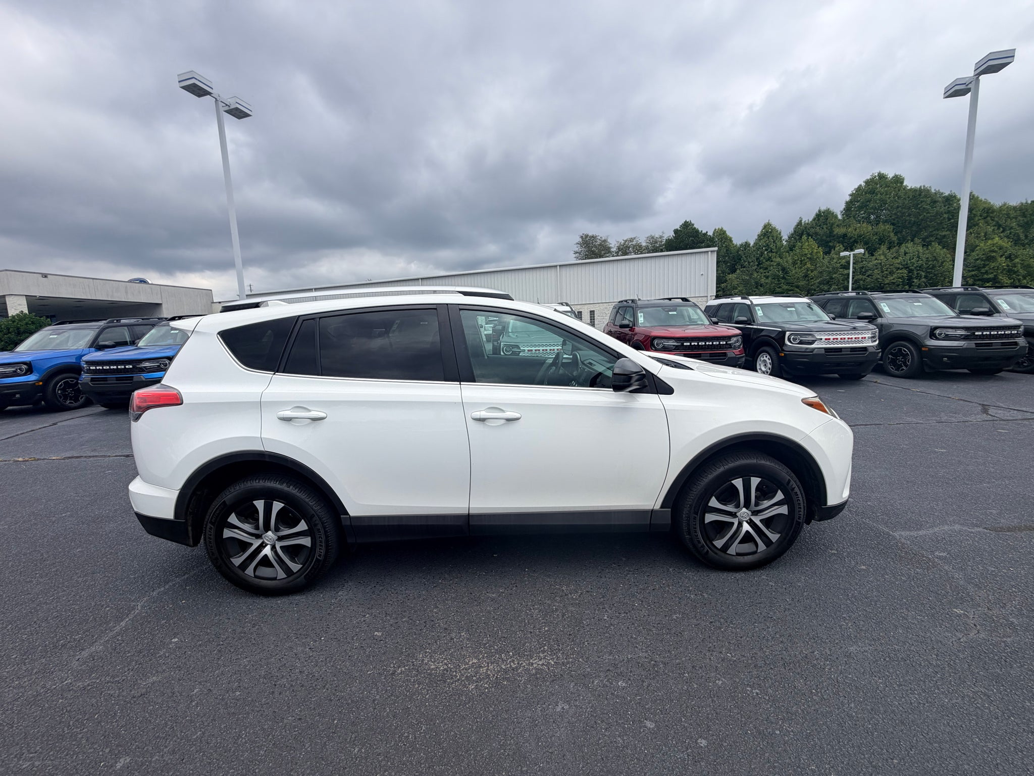 2016 Toyota RAV4 LE