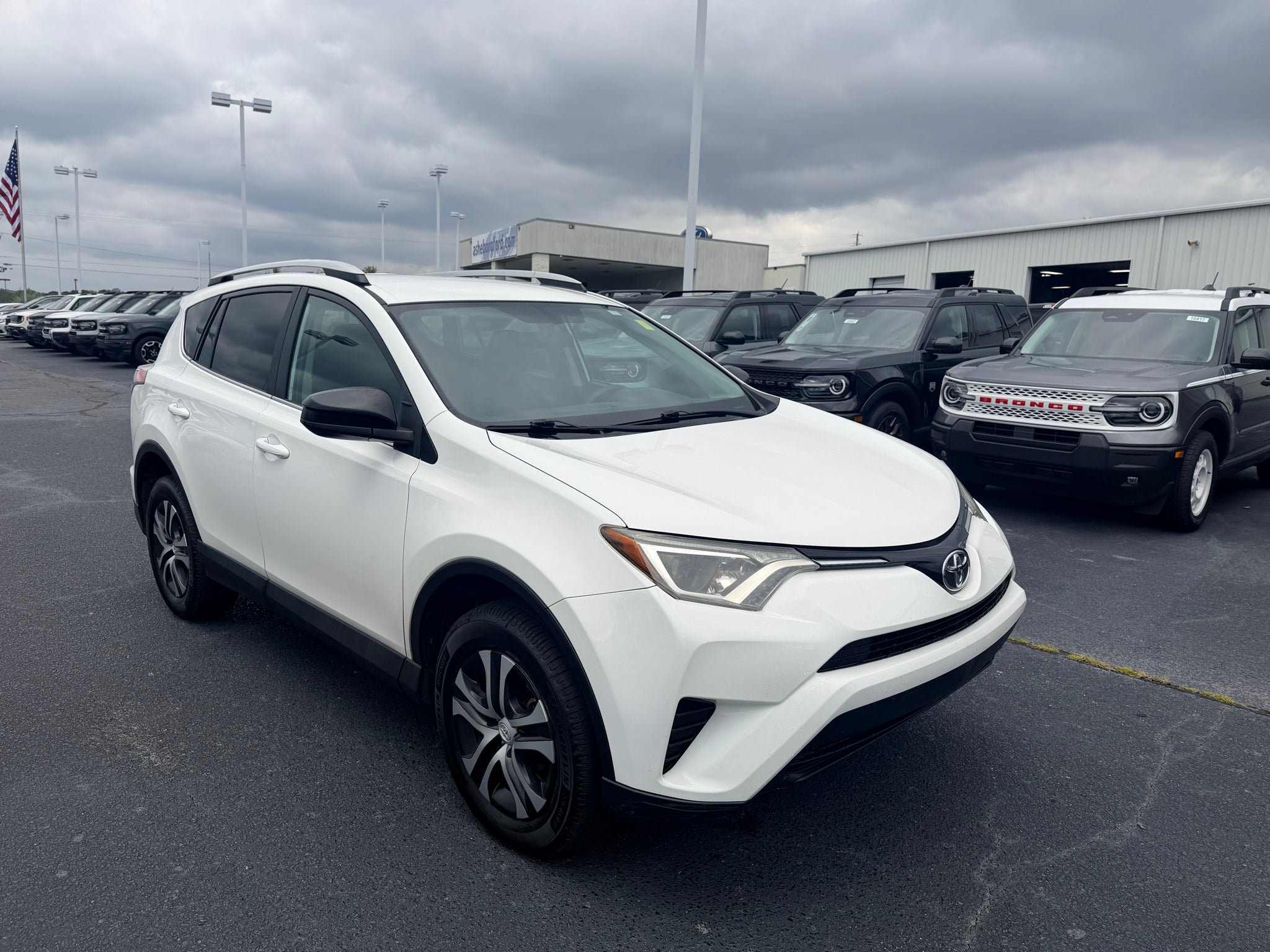 2016 Toyota RAV4 LE