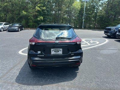 2023 Nissan Kicks SR