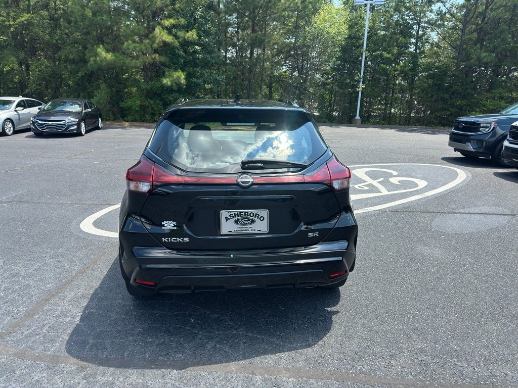2023 Nissan Kicks SR