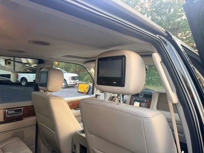 2011 Lincoln Navigator Base