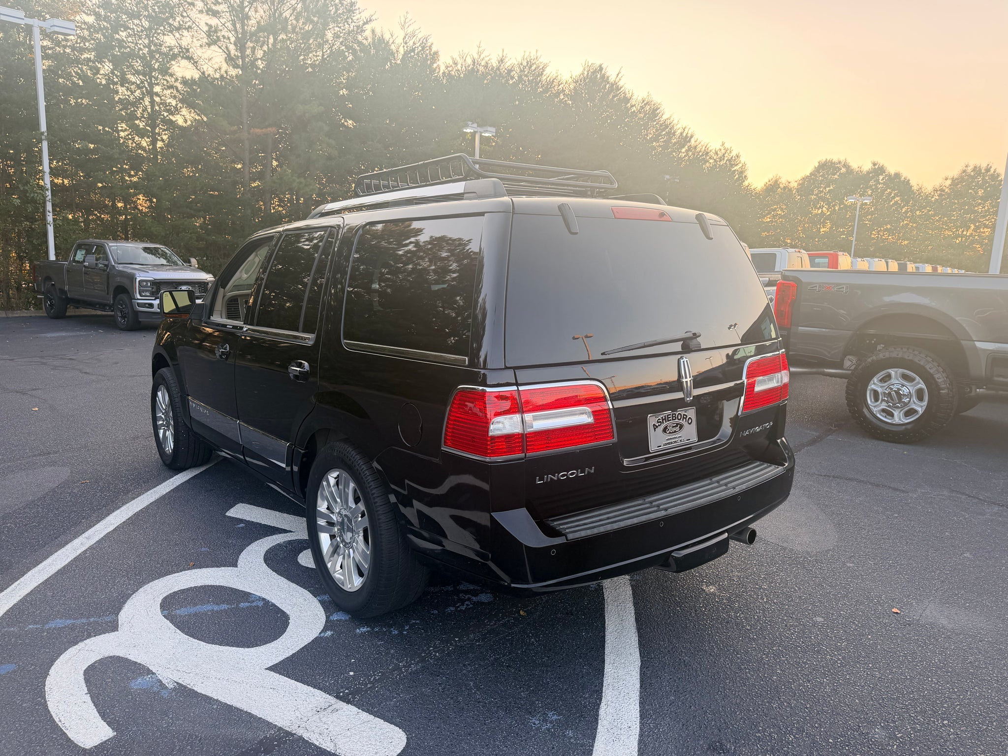2011 Lincoln Navigator Base