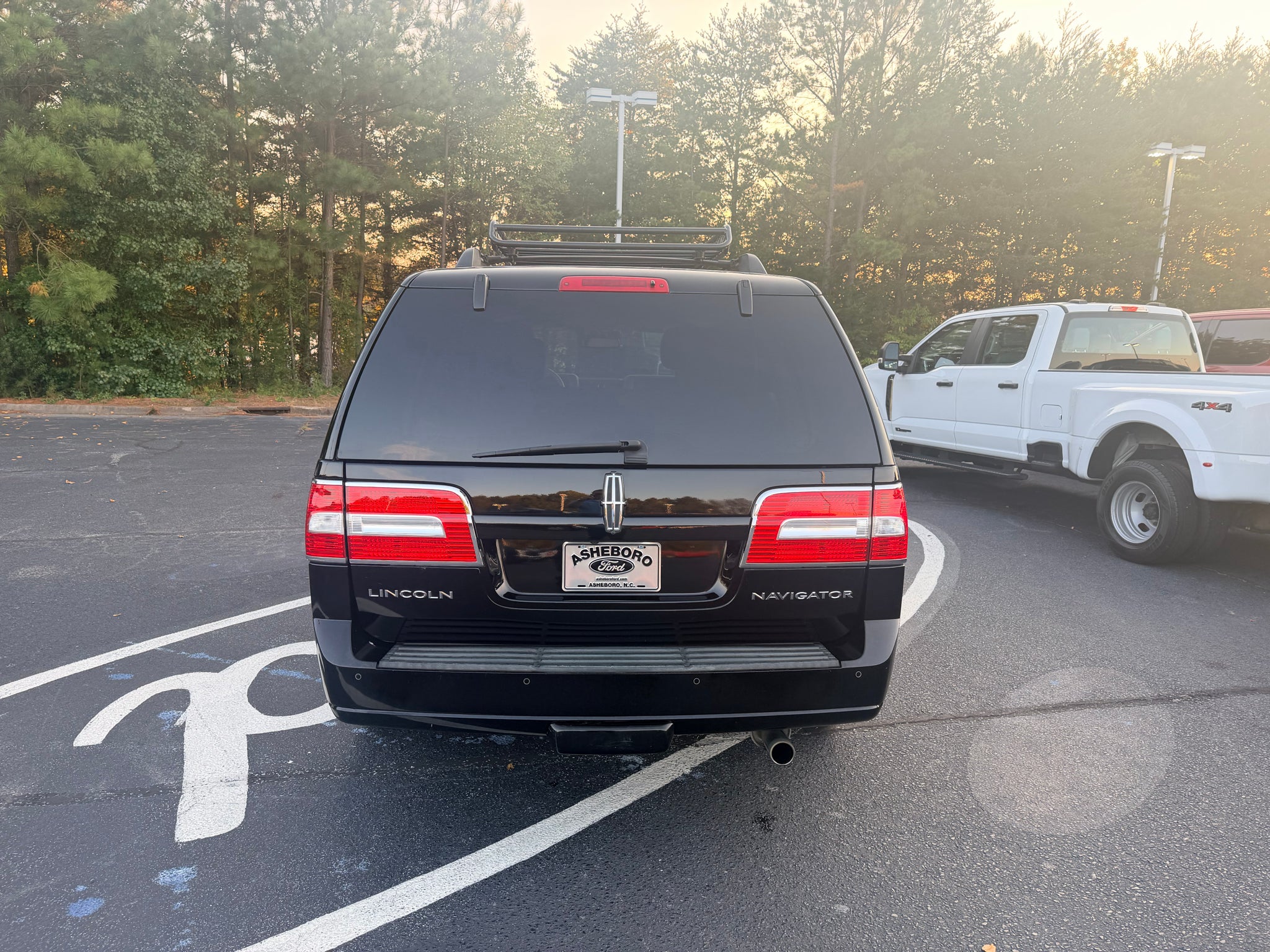 2011 Lincoln Navigator Base