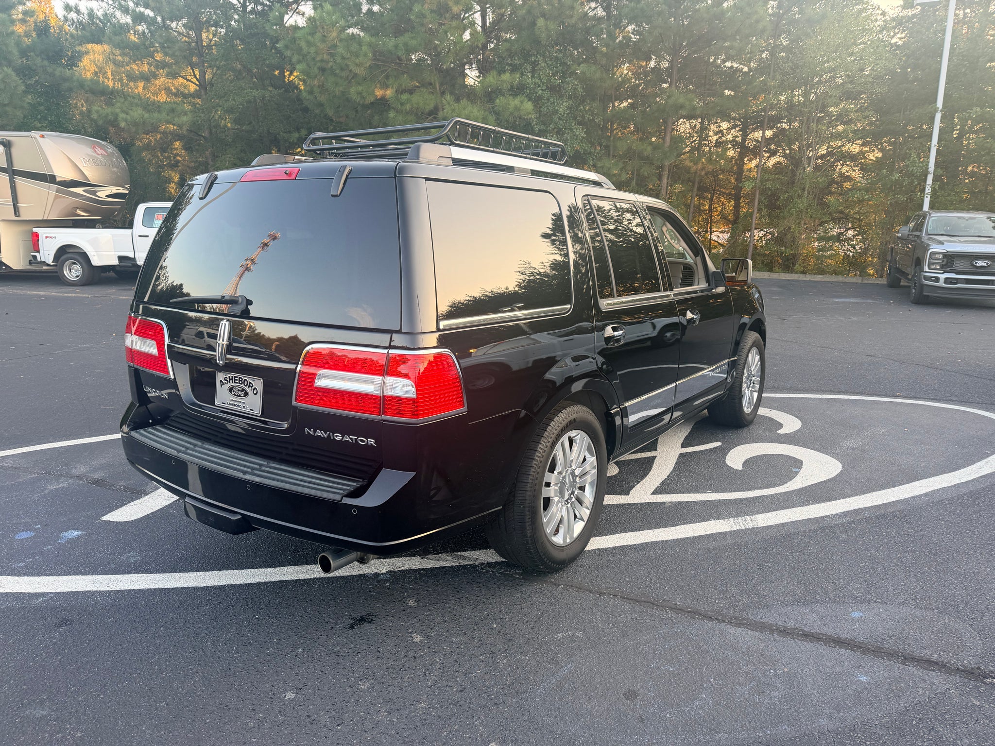 2011 Lincoln Navigator Base