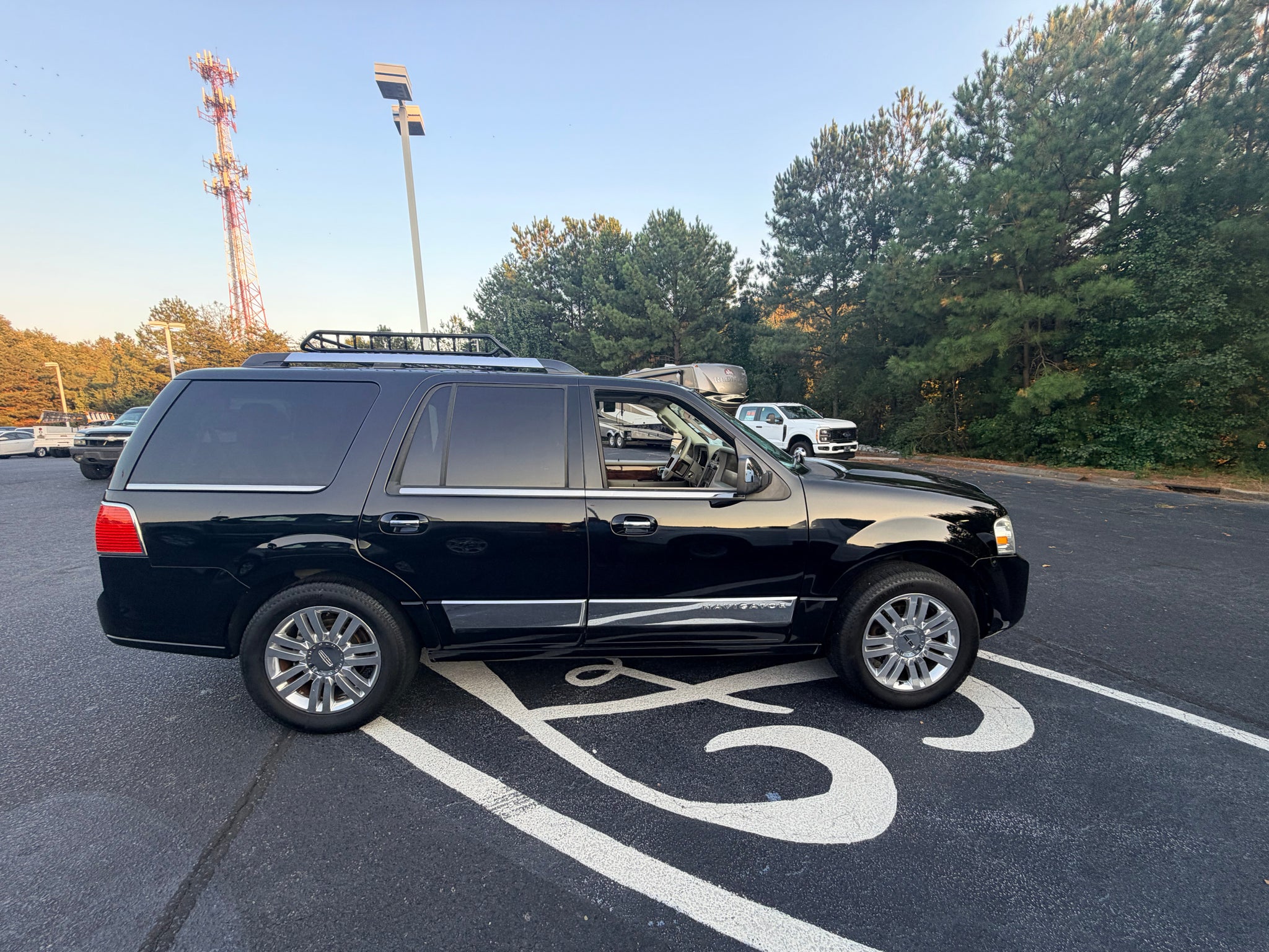 2011 Lincoln Navigator Base