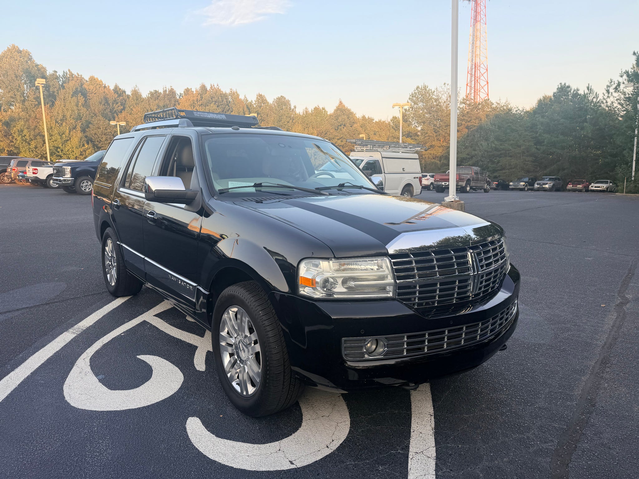 2011 Lincoln Navigator Base