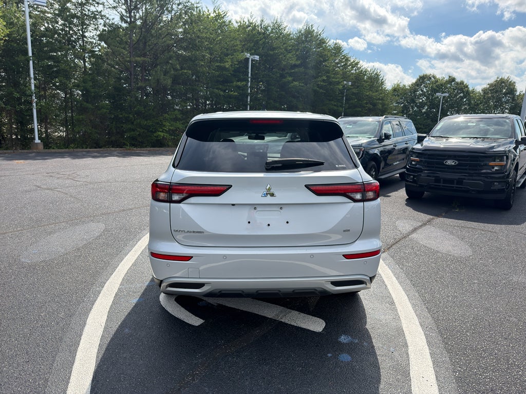2024 Mitsubishi Outlander SE