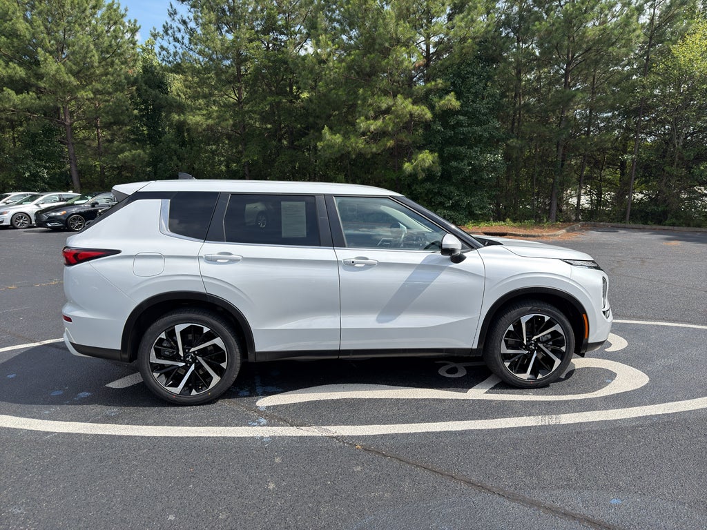 2024 Mitsubishi Outlander SE