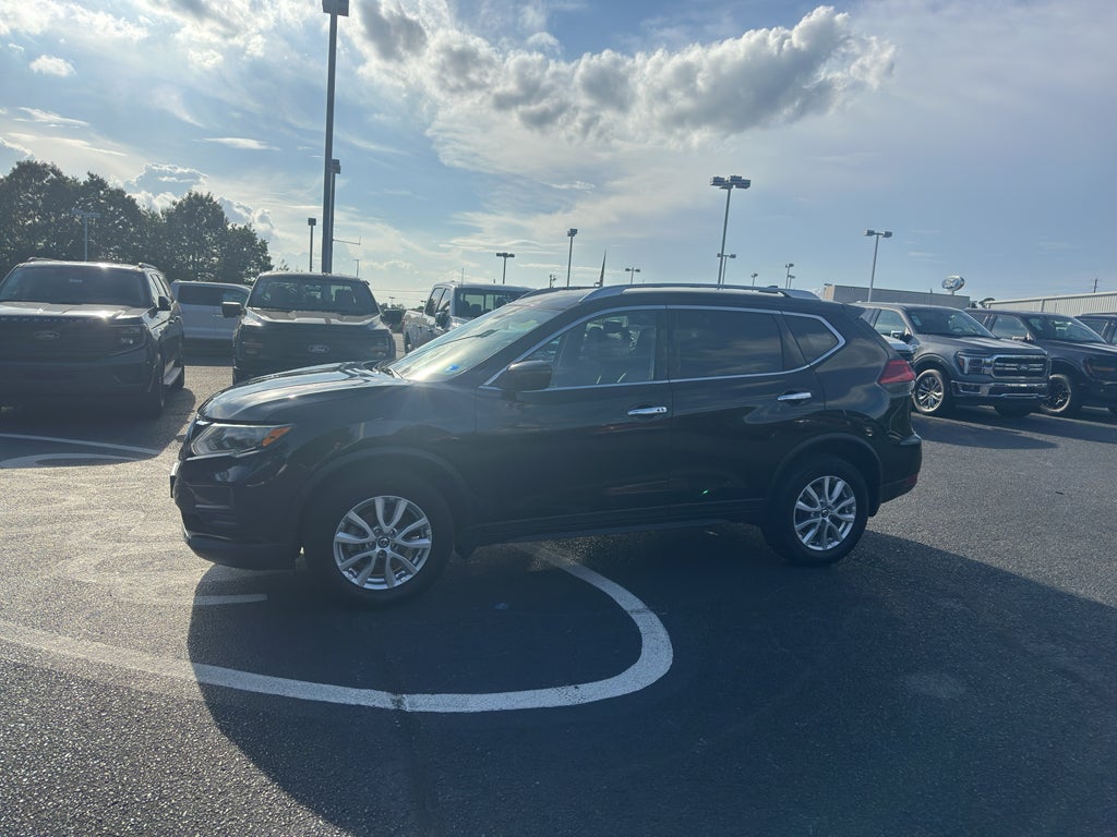 Used 2017 Nissan Rogue SV with VIN KNMAT2MV9HP596046 for sale in Asheboro, NC