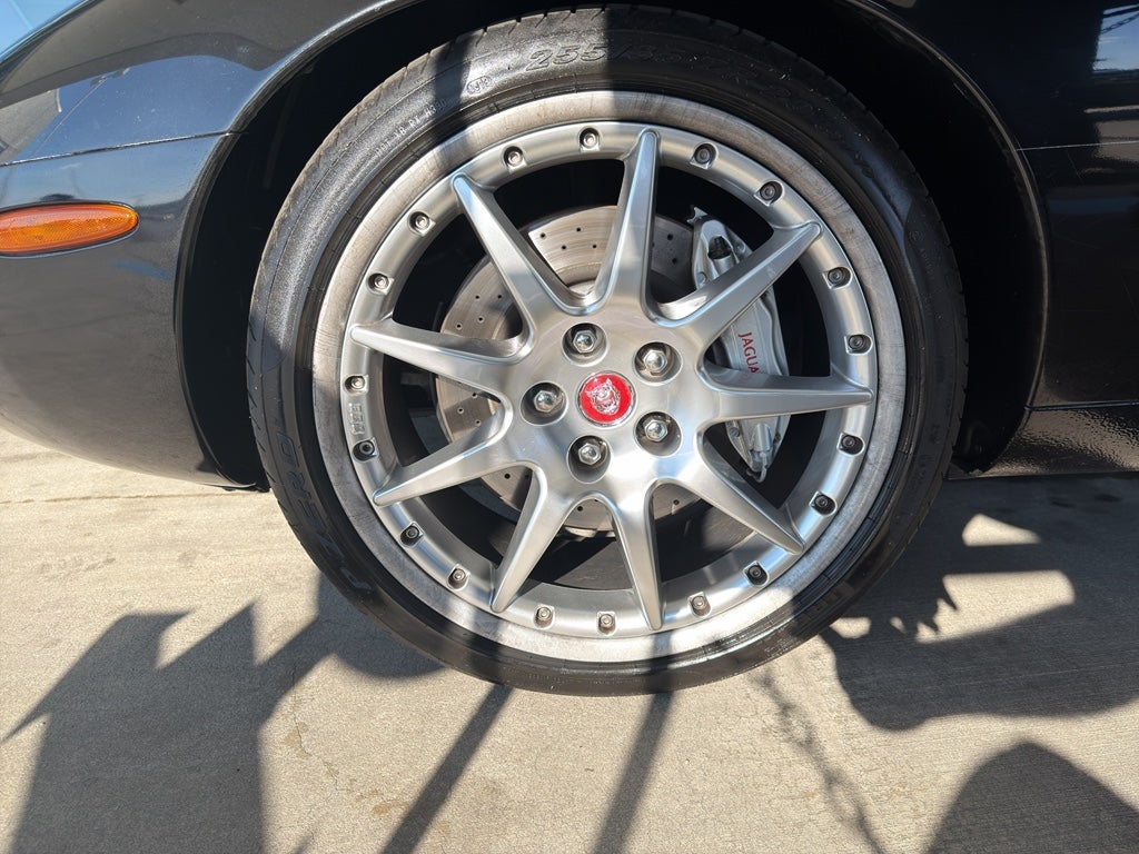 2002 Jaguar XKR Base