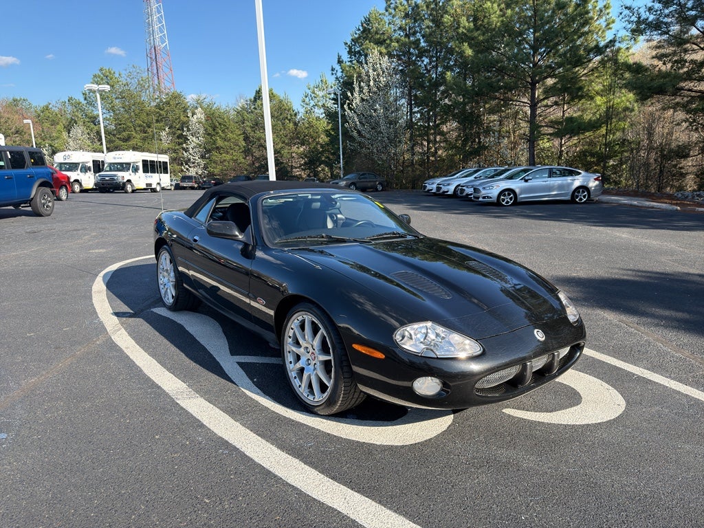 2002 Jaguar XKR Base