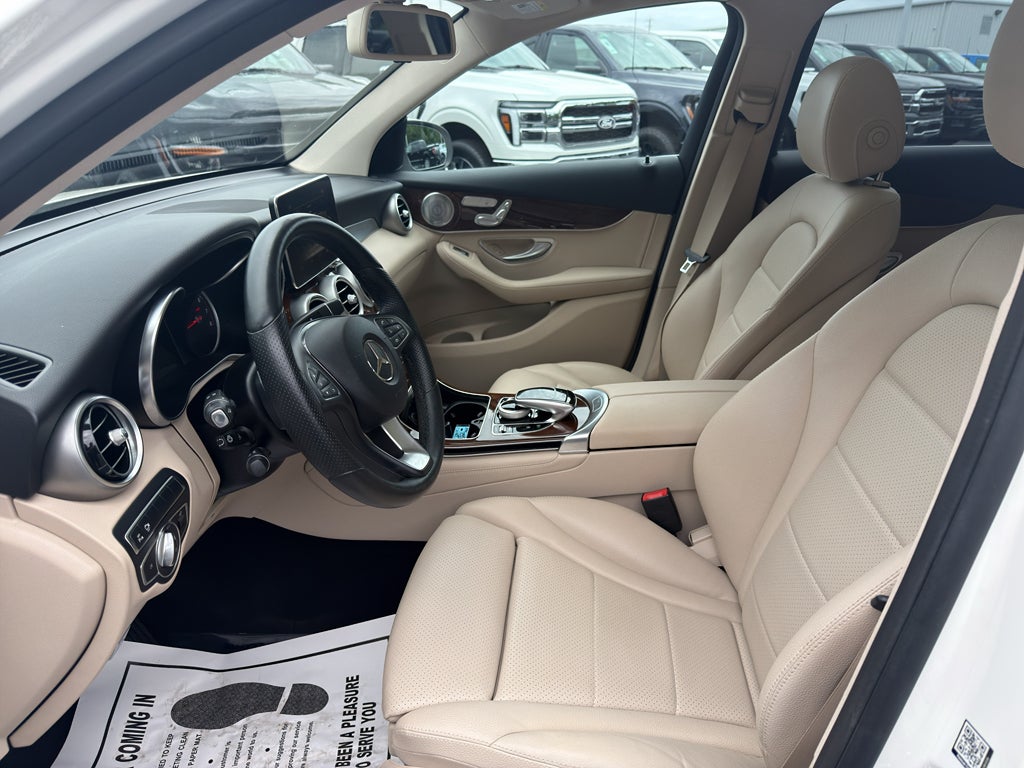2017 Mercedes-Benz GLC 300